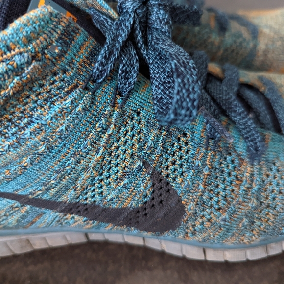 Nike Flyknit Chukka - Picture 4 of 13
